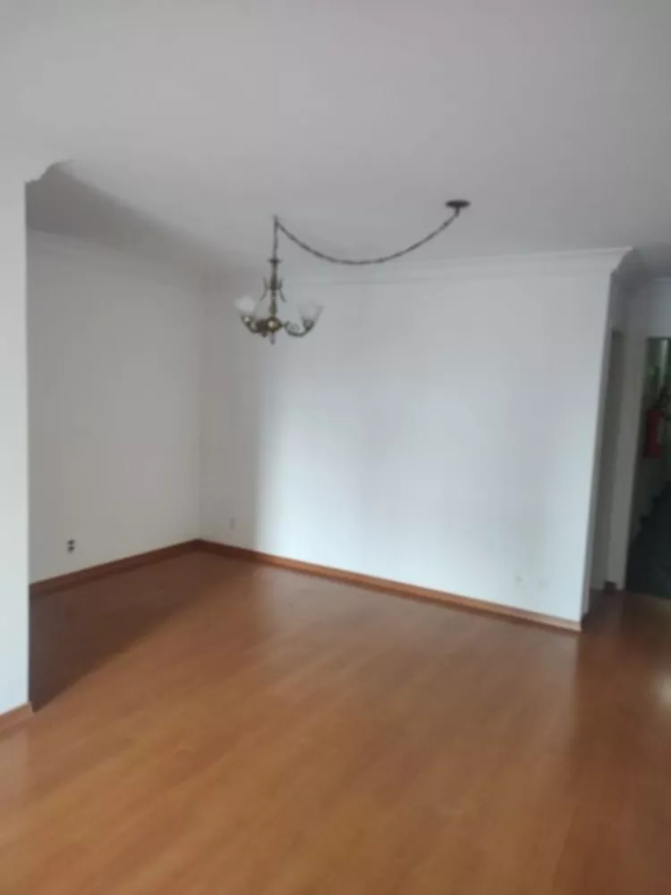 Apartamento para alugar com 3 quartos, 87m² - Foto 2