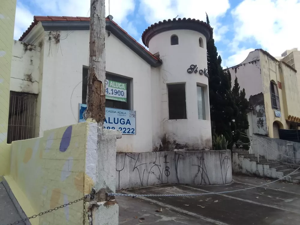 Casa para alugar com 3 quartos, 246m² - Foto 2