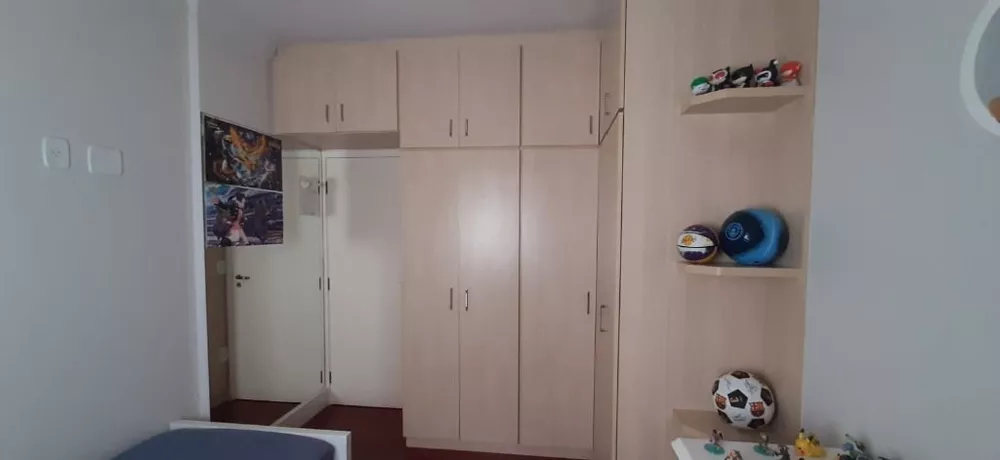 Apartamento à venda com 3 quartos, 80m² - Foto 2