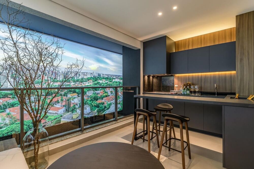 Apartamento à venda com 3 quartos, 125m² - Foto 1