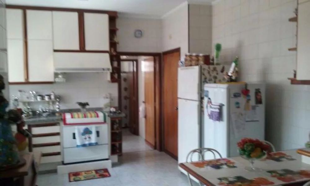 Apartamento à venda com 3 quartos, 135m² - Foto 3