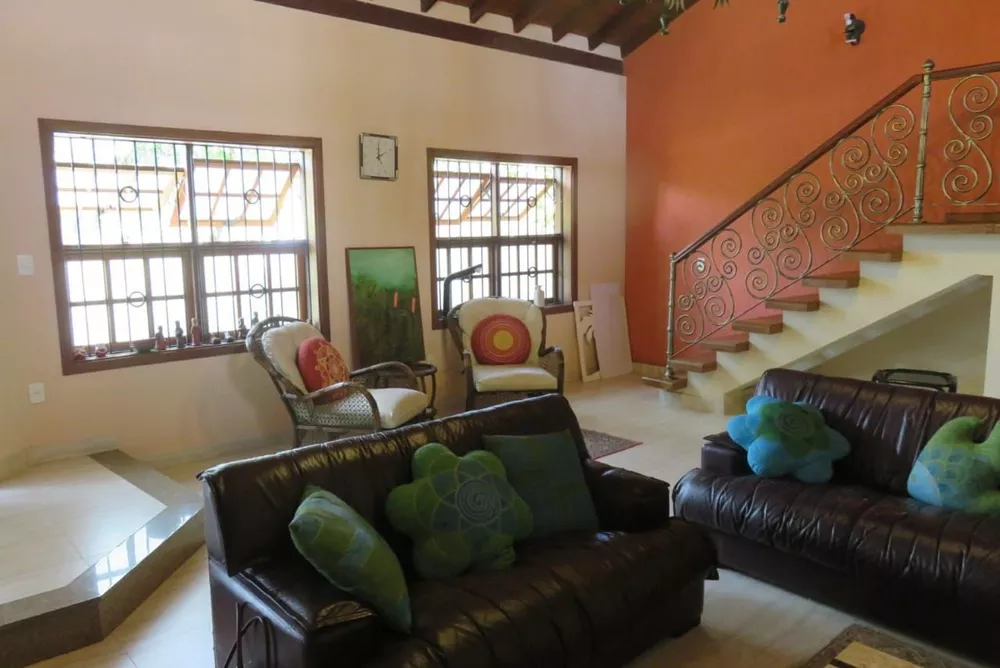 Casa de Condomínio à venda com 4 quartos, 363m² - Foto 2