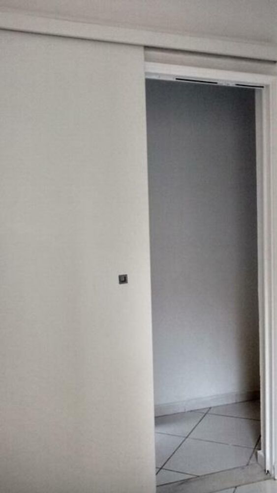 Apartamento à venda com 2 quartos, 75m² - Foto 3