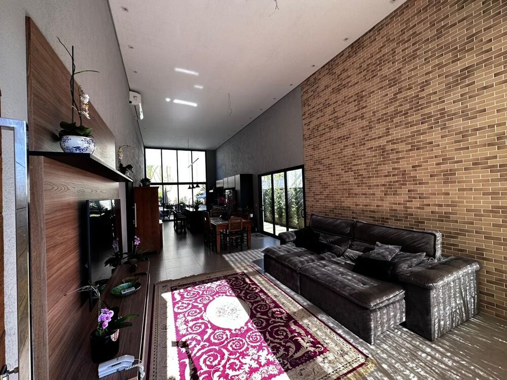 Casa de Condomínio à venda com 3 quartos, 210m² - Foto 2