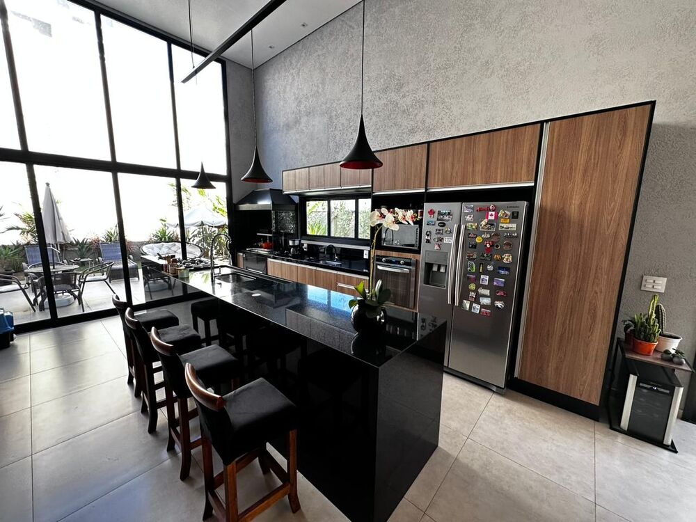 Casa de Condomínio à venda com 3 quartos, 210m² - Foto 3