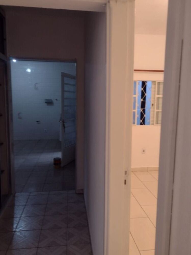 Casa à venda com 2 quartos, 105m² - Foto 2