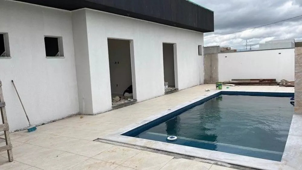 Casa à venda com 4 quartos, 225m² - Foto 2