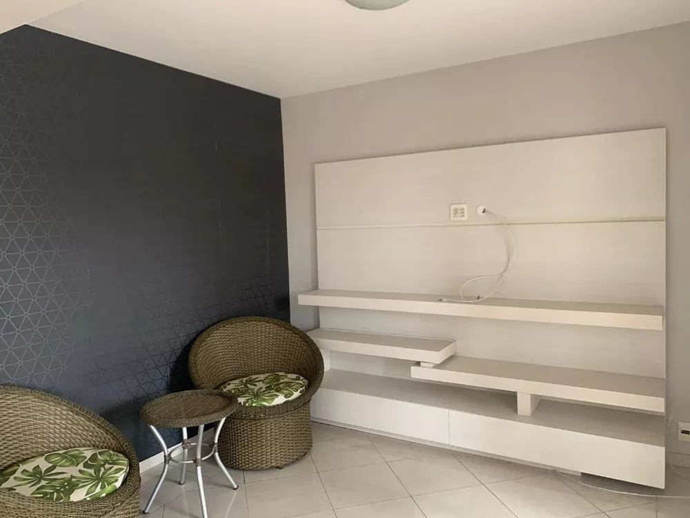 Apartamento à venda com 3 quartos, 195m² - Foto 4