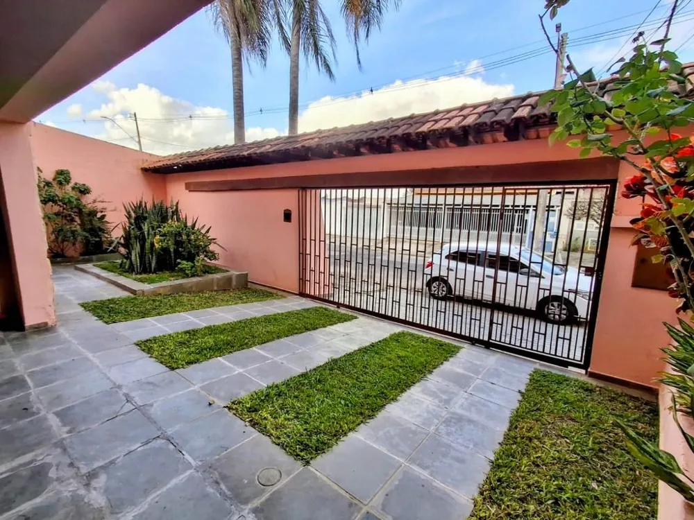 Casa, 3 quartos, 206 m² - Foto 1