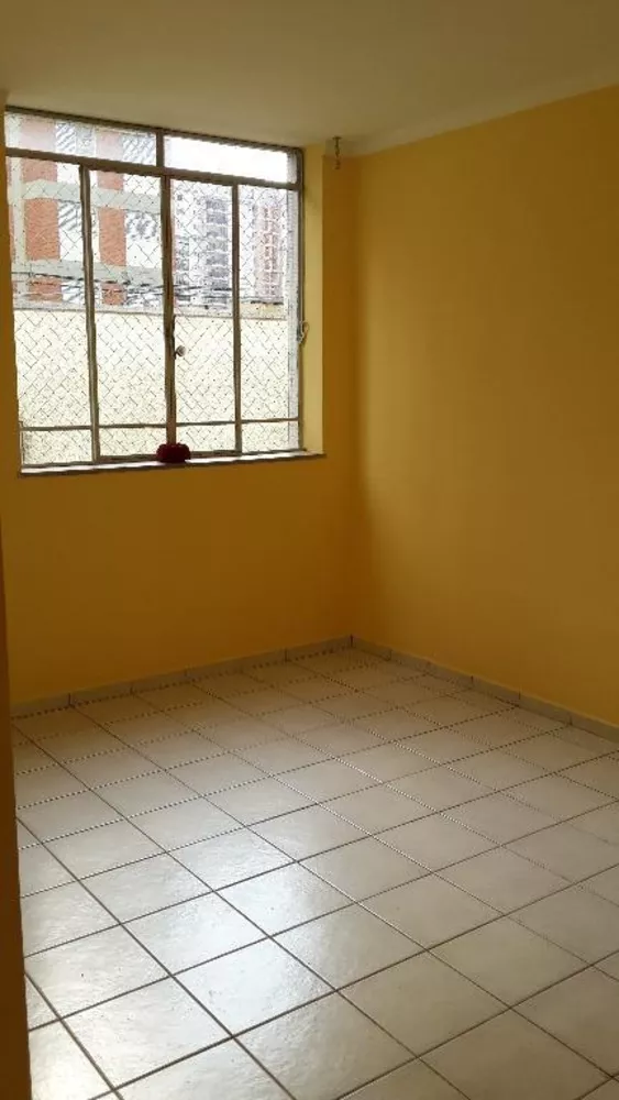 Apartamento à venda com 2 quartos, 60m² - Foto 1