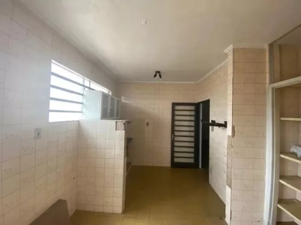 Casa à venda com 4 quartos, 220m² - Foto 3