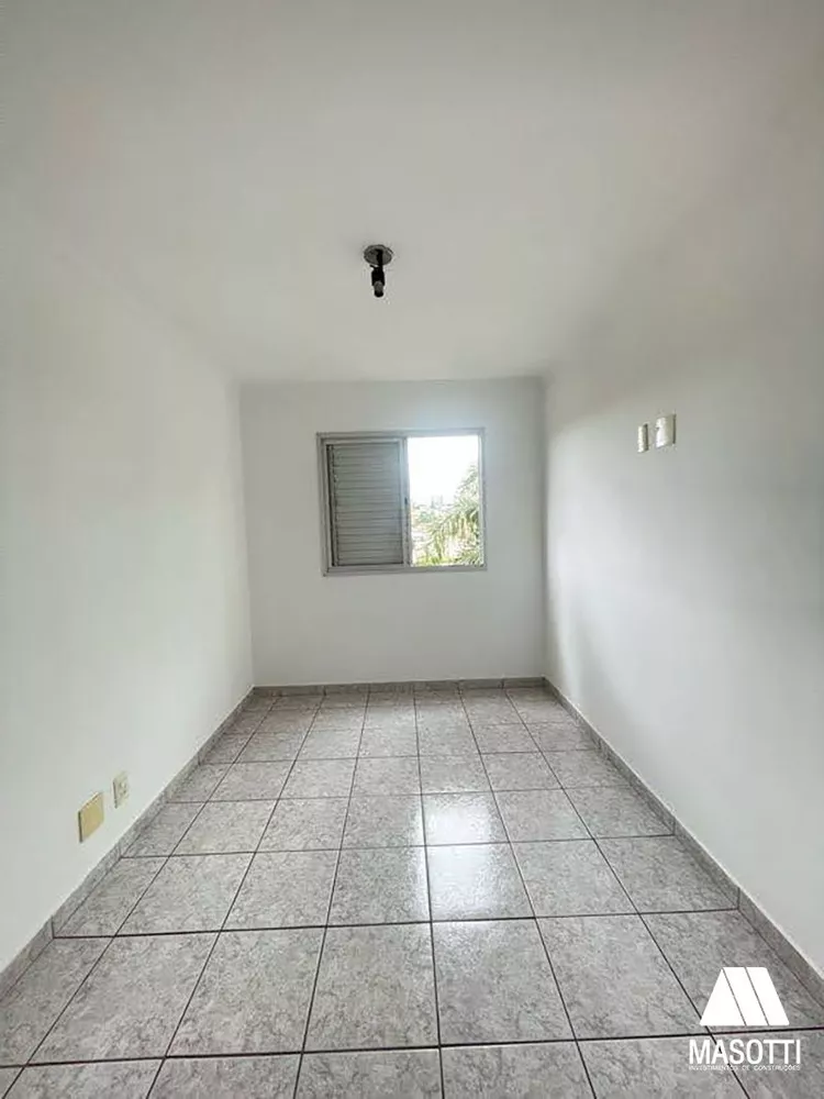 Apartamento à venda com 3 quartos, 64m² - Foto 4