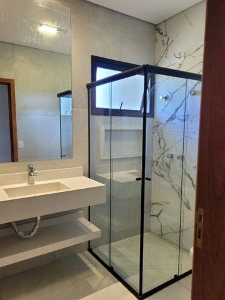 Casa de Condomínio à venda com 4 quartos, 253m² - Foto 3
