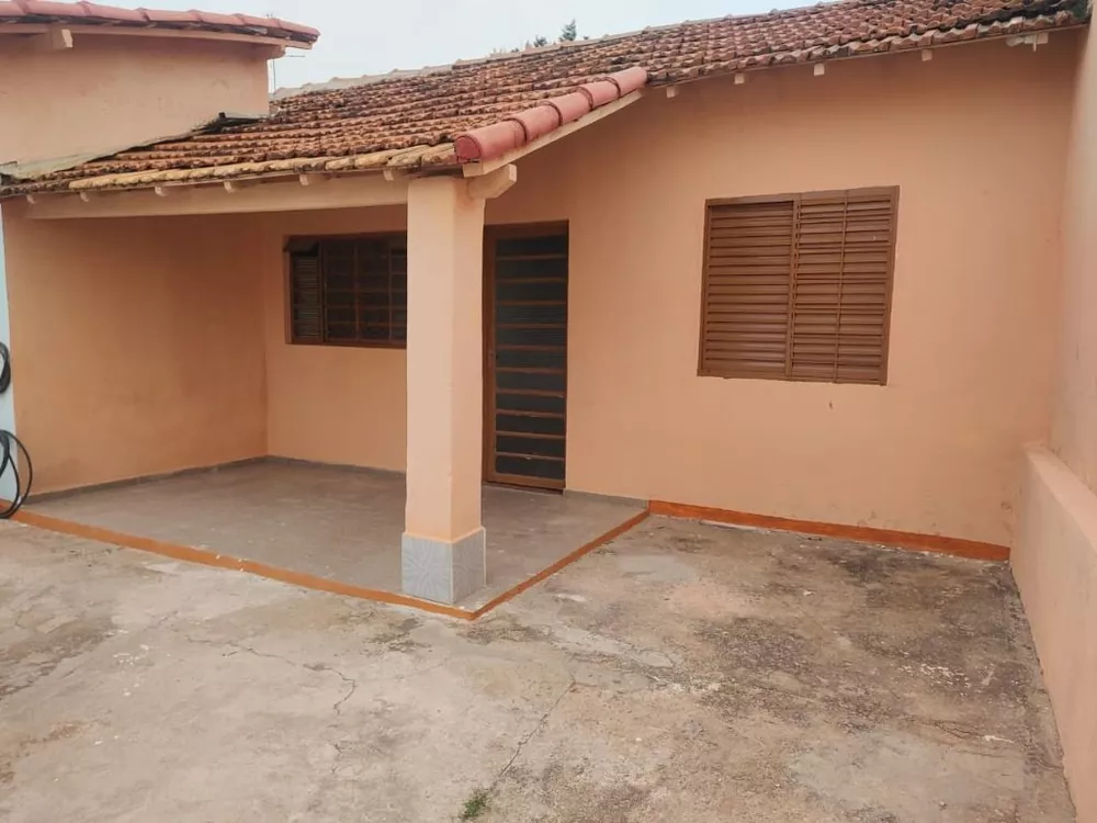 Casa para alugar com 2 quartos, 70m² - Foto 1