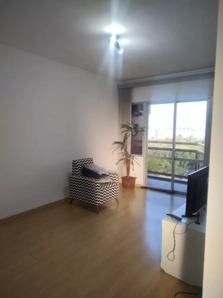 Apartamento à venda com 1 quarto, 45m² - Foto 2