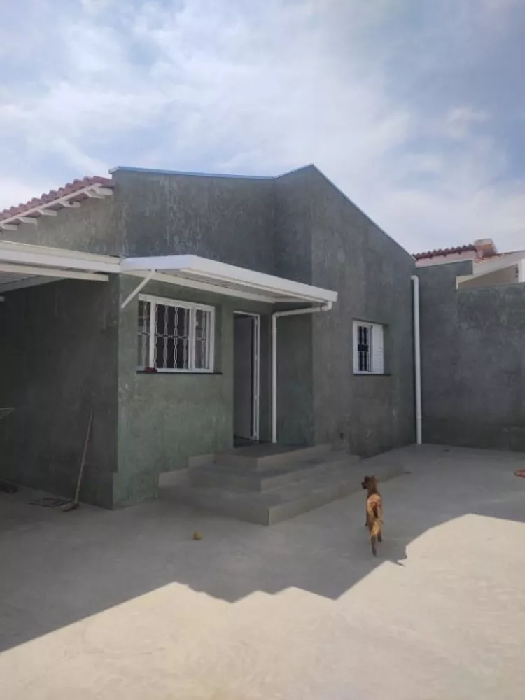 Casa à venda com 2 quartos, 120m² - Foto 1