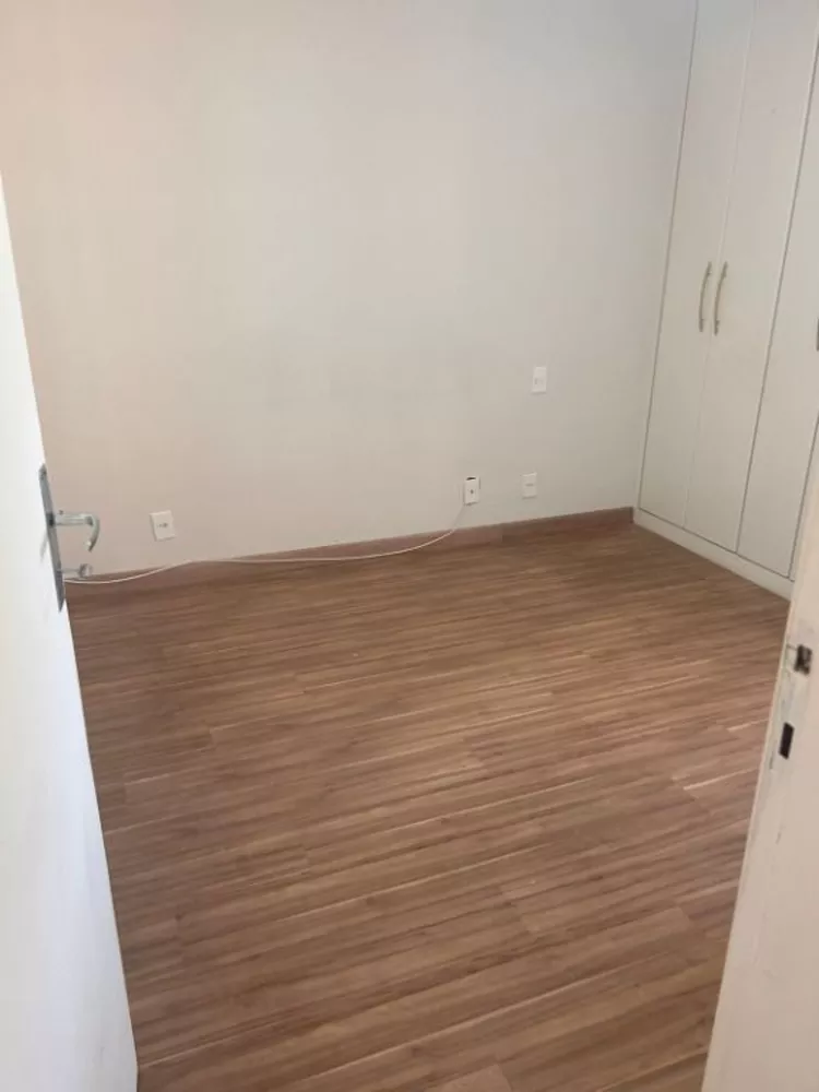 Apartamento à venda com 1 quarto, 55m² - Foto 2