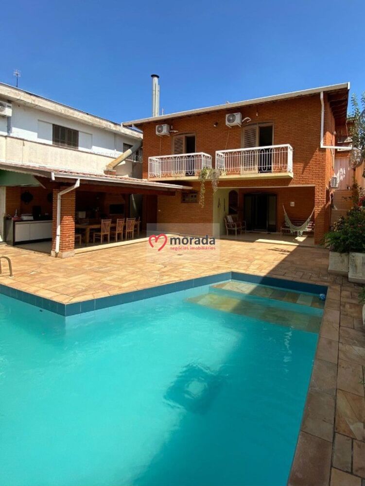 Sobrado, 3 quartos, 240 m² - Foto 1