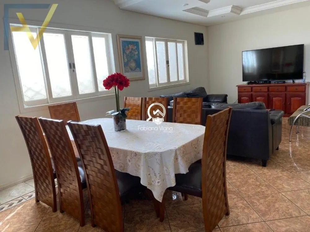 Casa, 3 quartos, 205 m² - Foto 1