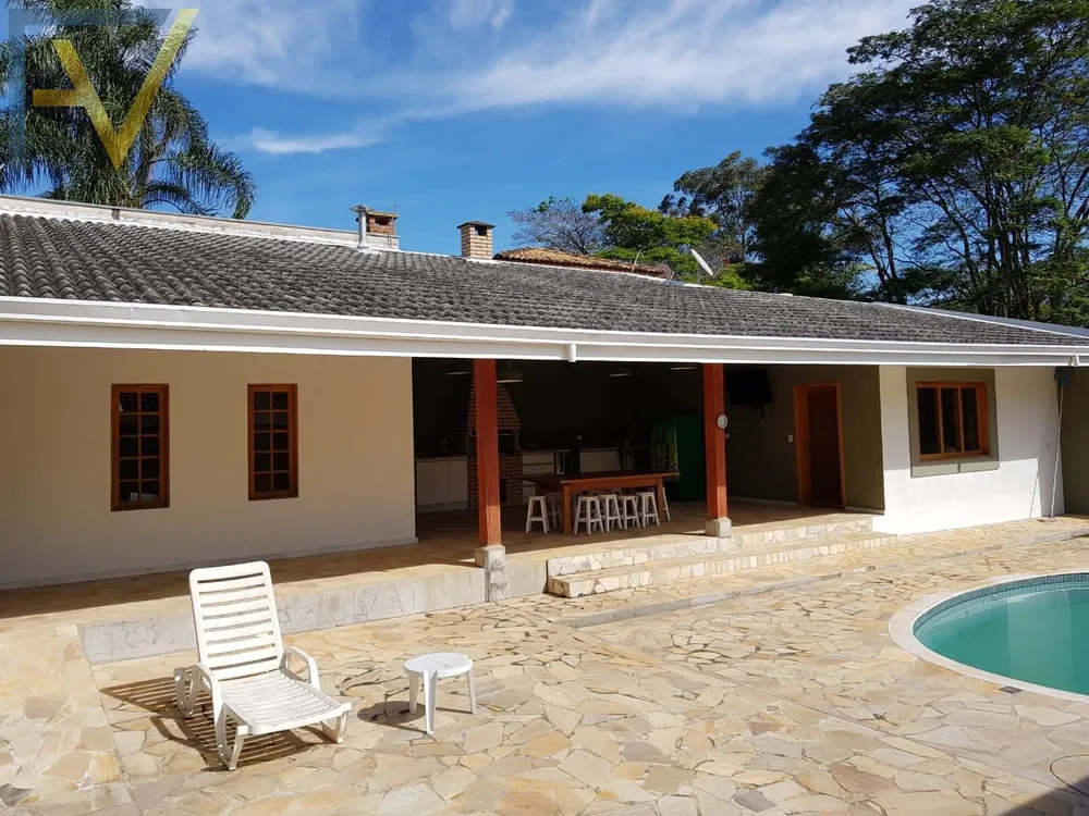 Chácara, 3 quartos, 1350 m² - Foto 1