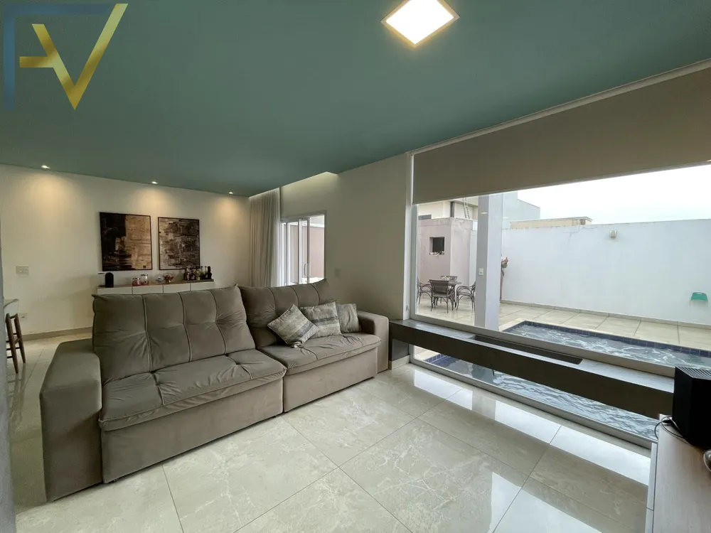 Casa, 4 quartos, 235 m² - Foto 1
