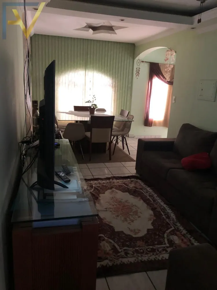 Casa, 3 quartos, 159 m² - Foto 1