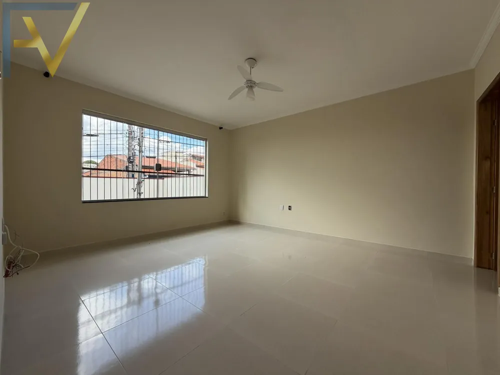 Casa, 3 quartos, 270 m² - Foto 3