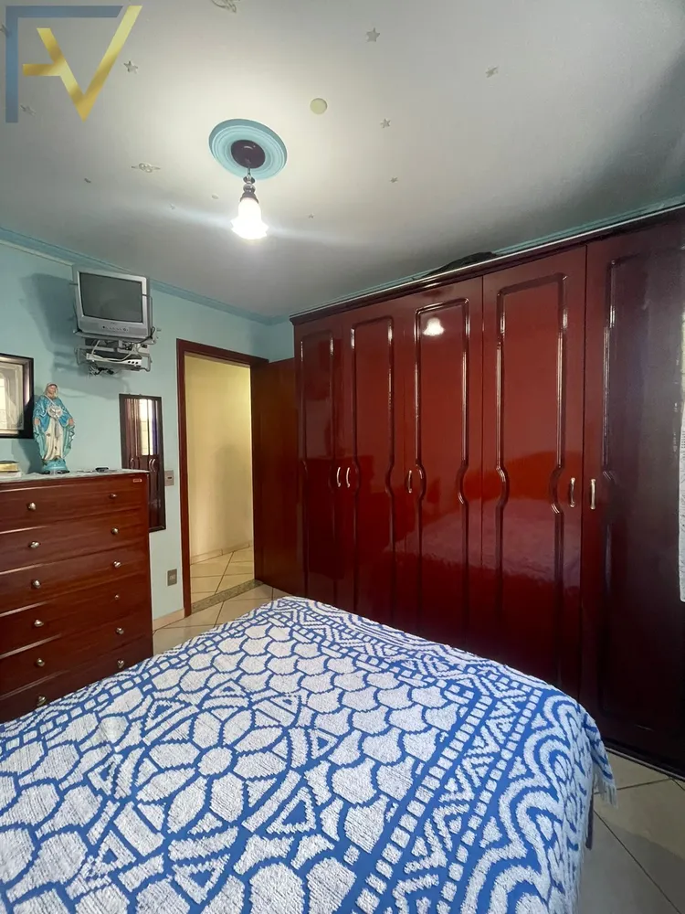 Casa, 3 quartos, 223 m² - Foto 2