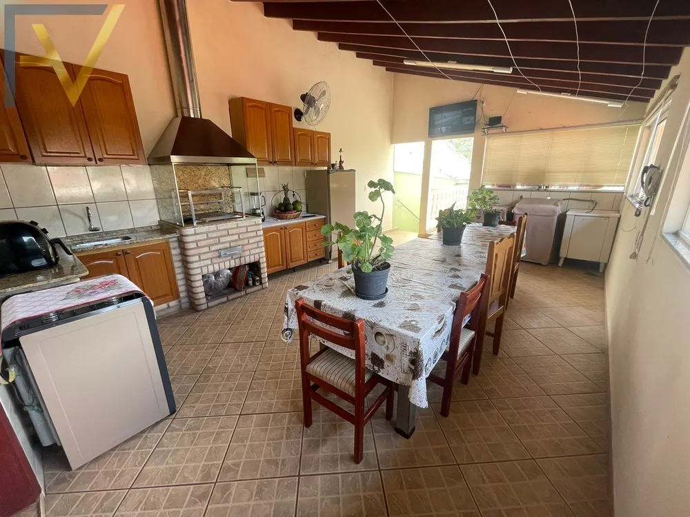 Casa, 3 quartos, 223 m² - Foto 1