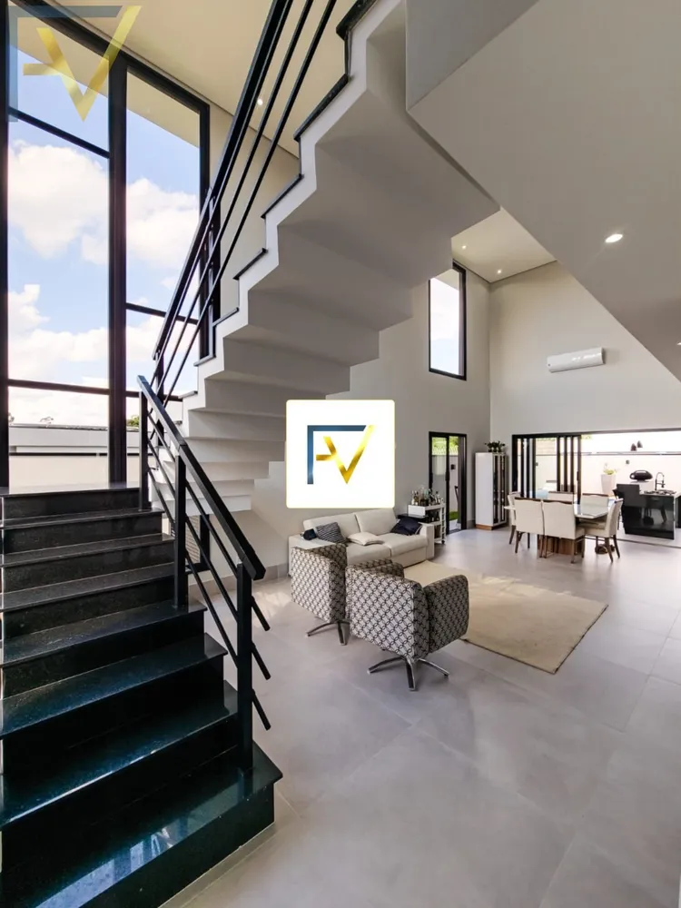 Casa, 3 quartos, 241 m² - Foto 2