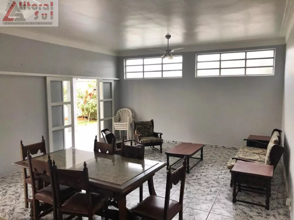 Casa à venda com 3 quartos, 180m² - Foto 2