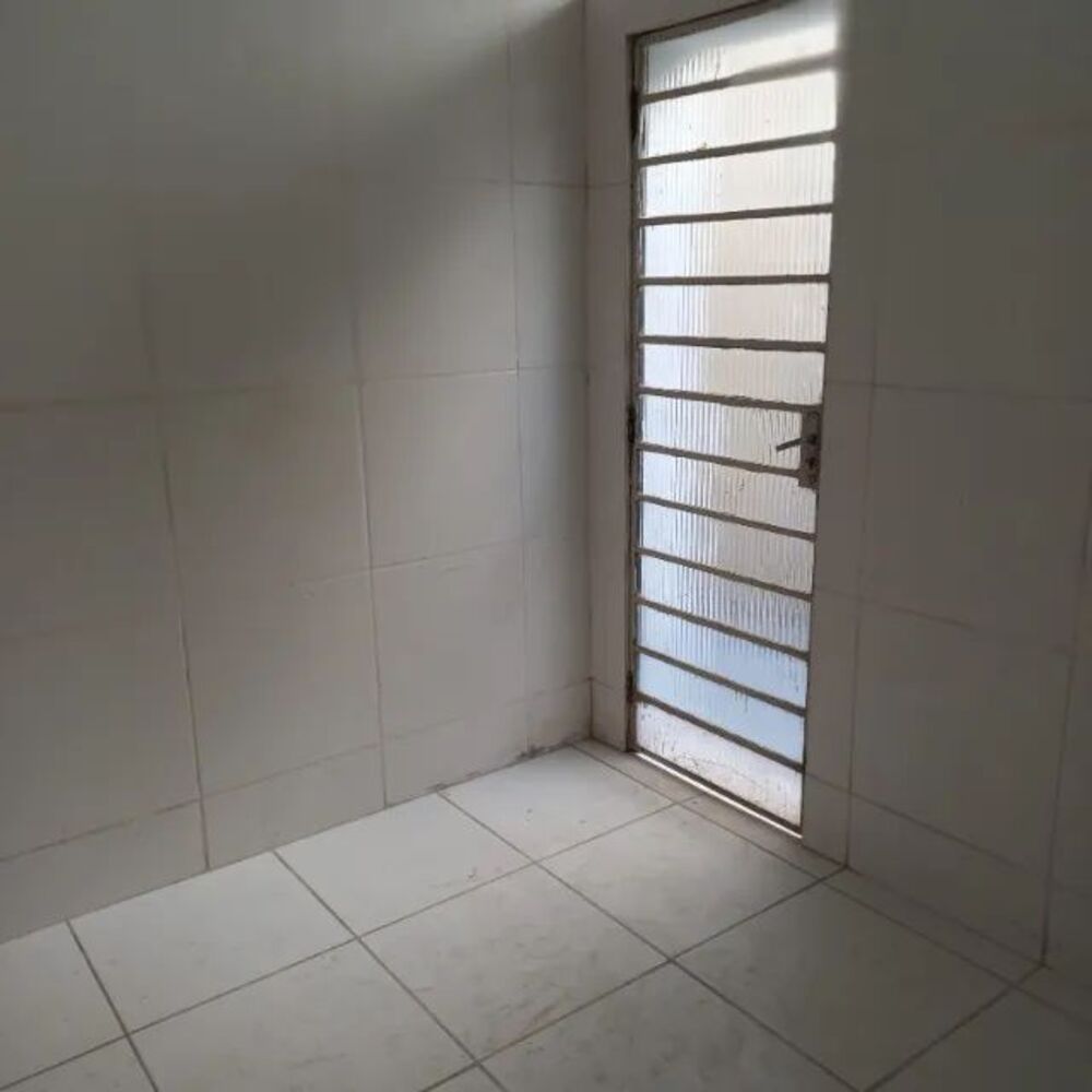 Casa à venda com 3 quartos, 120m² - Foto 2