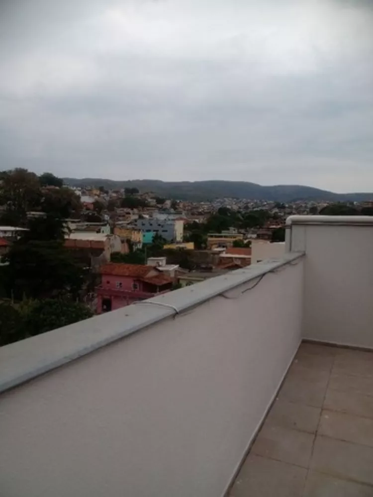 Apartamento à venda com 2 quartos, 62m² - Foto 2