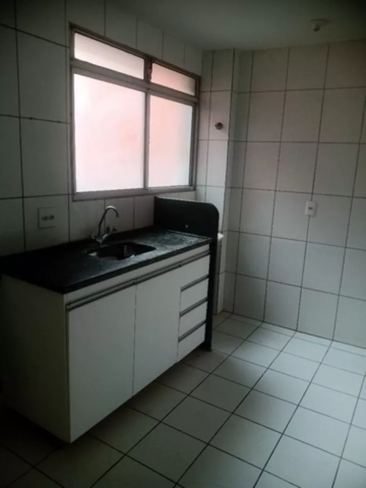 Apartamento à venda com 2 quartos, 62m² - Foto 3