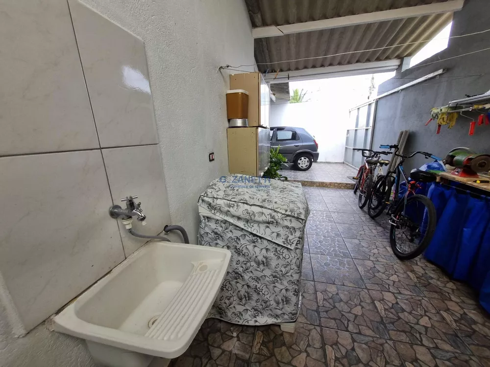 Casa à venda com 2 quartos, 208m² - Foto 2