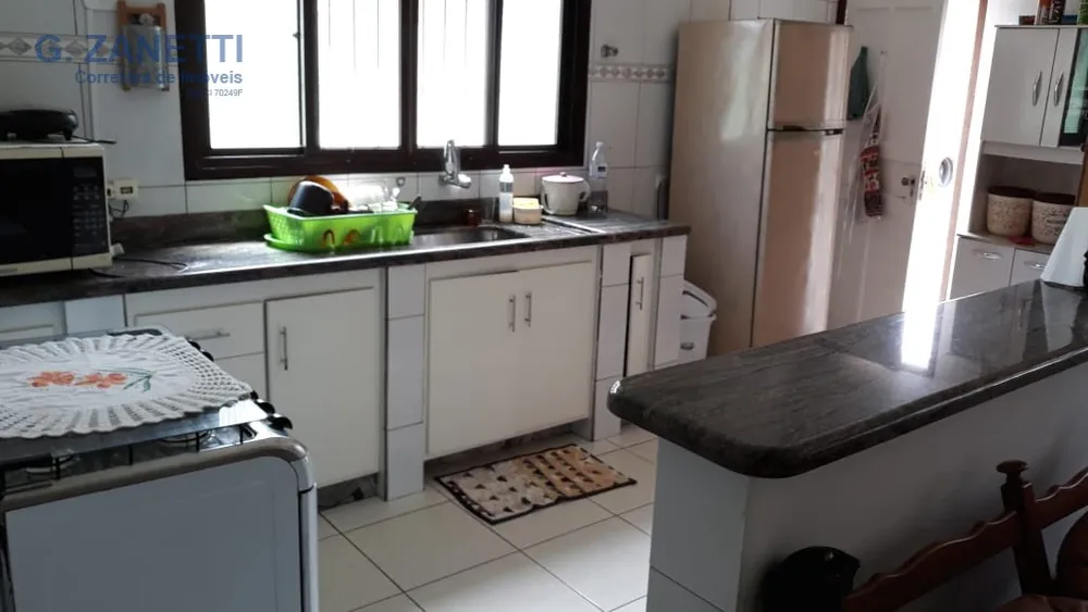Casa, 4 quartos, 193 m² - Foto 2