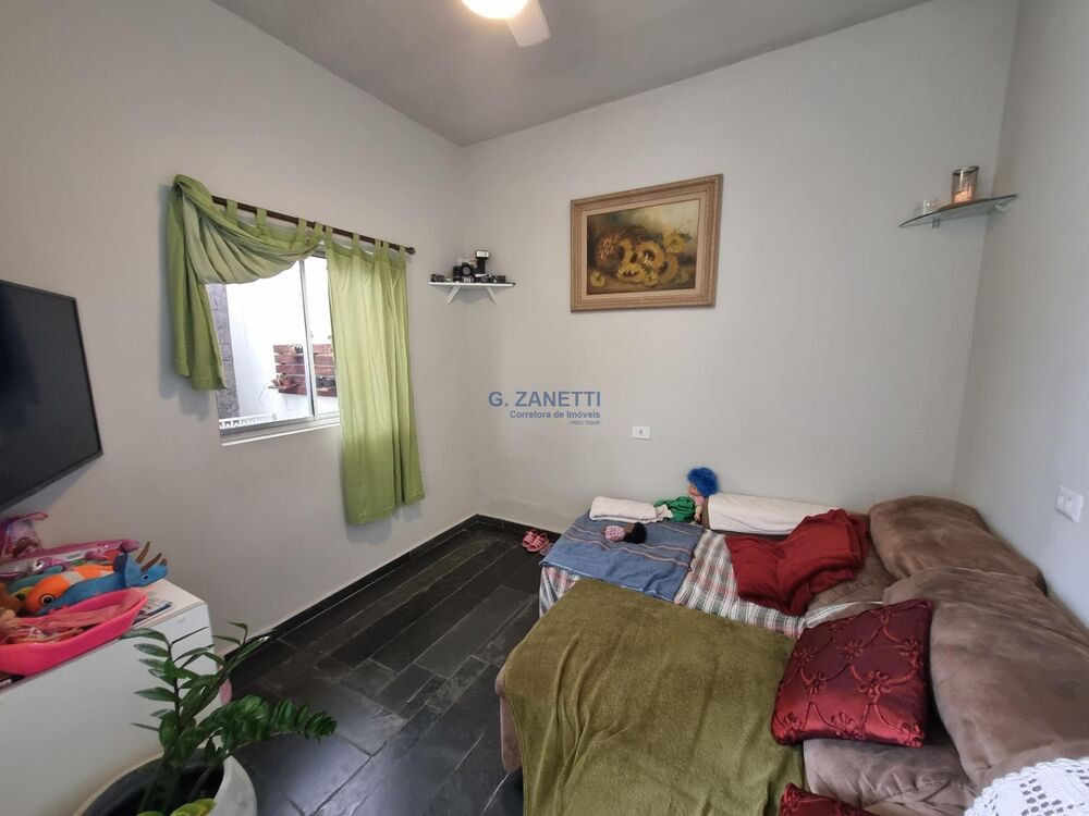 Casa à venda com 2 quartos, 100m² - Foto 4