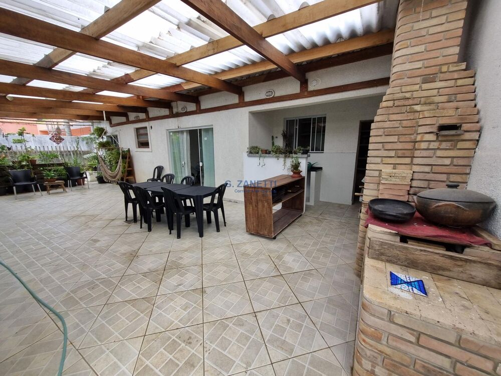 Casa à venda e aluguel com 4 quartos, 248m² - Foto 1