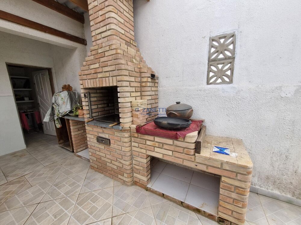 Casa à venda e aluguel com 4 quartos, 248m² - Foto 2