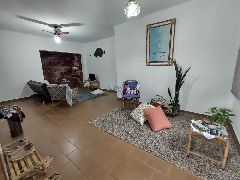 Casa à venda com 3 quartos, 193m² - Foto 4