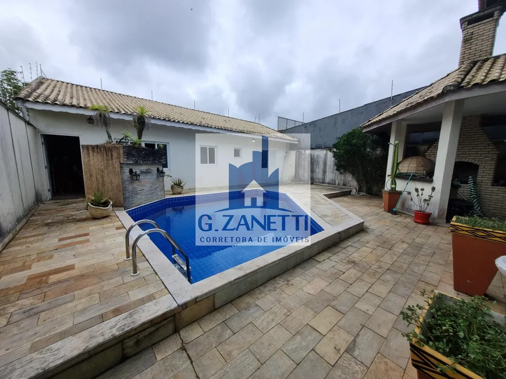 Casa, 4 quartos, 229 m² - Foto 2