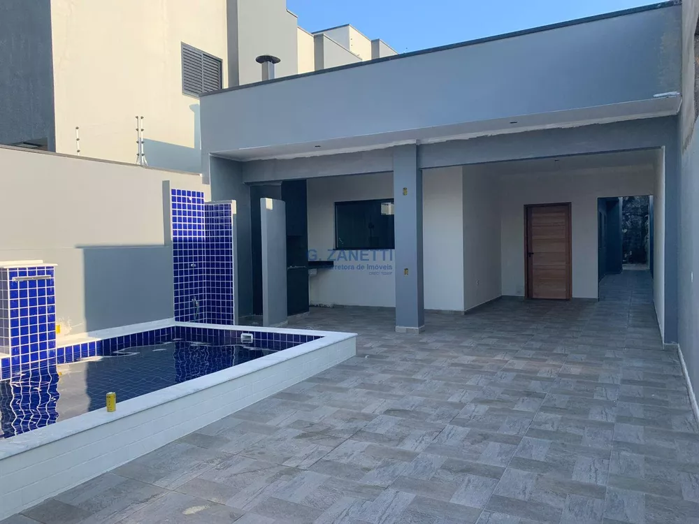 Casa à venda com 2 quartos, 107m² - Foto 1