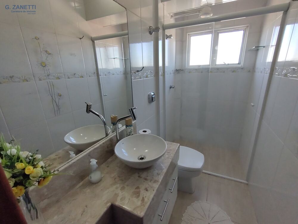 Apartamento à venda com 3 quartos, 140m² - Foto 4