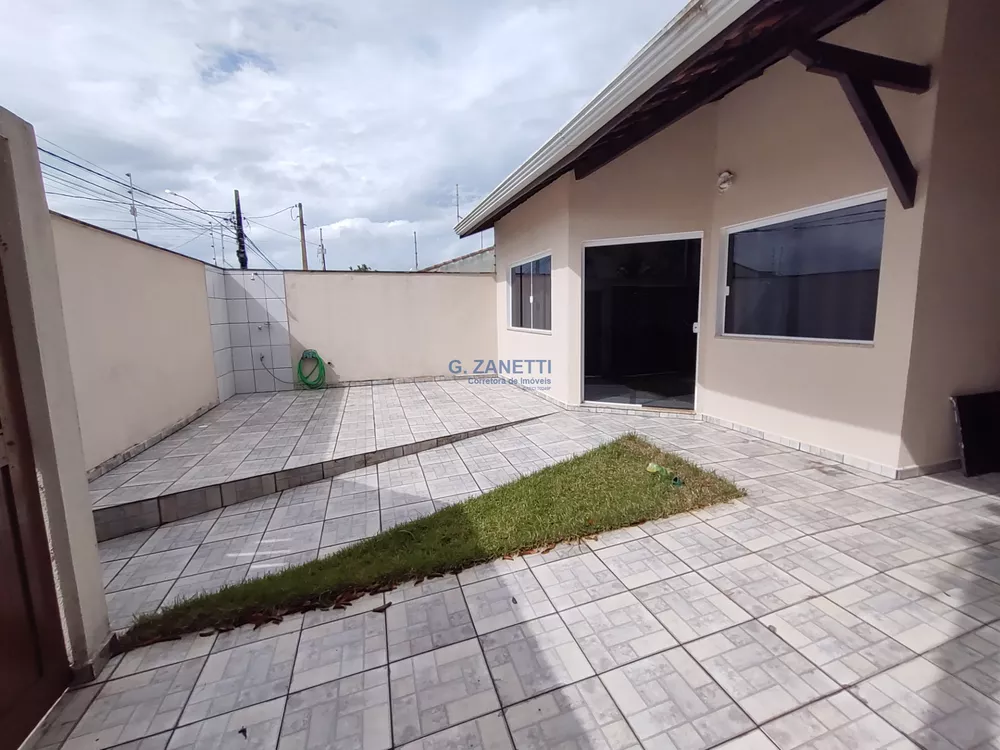 Casa à venda com 3 quartos, 151m² - Foto 2