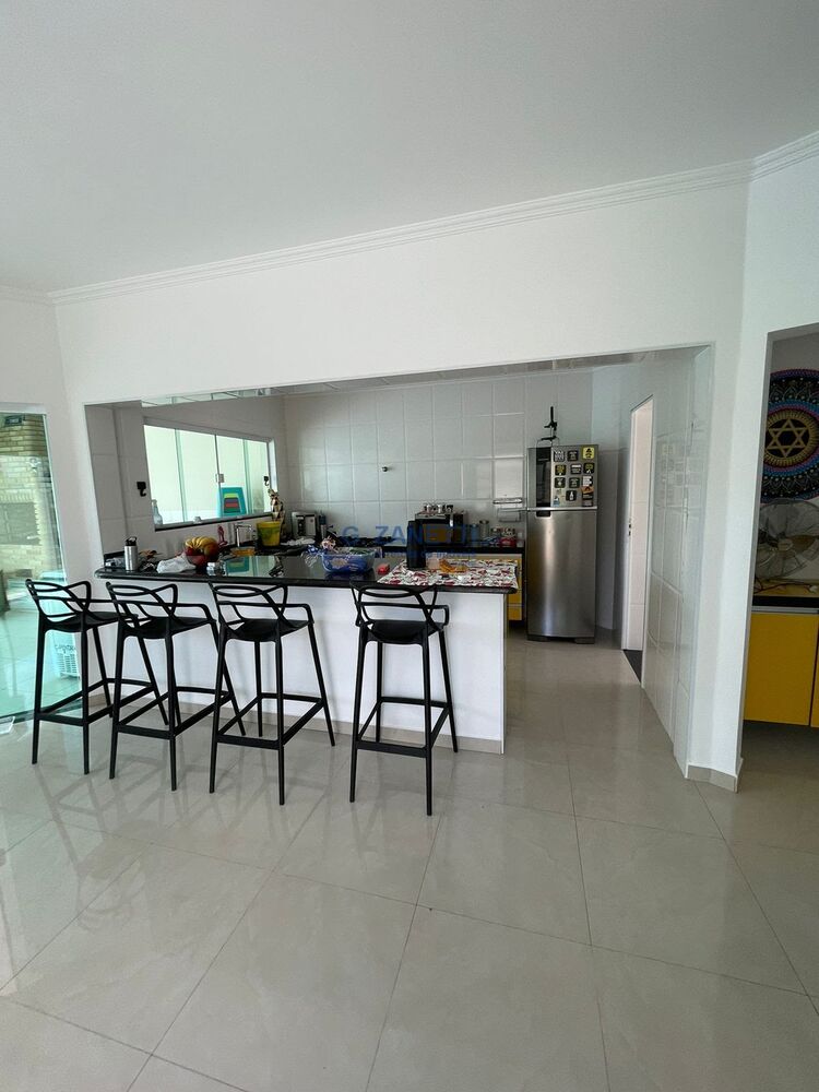 Casa, 3 quartos, 176 m² - Foto 1