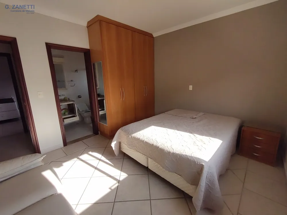 Casa, 5 quartos, 334 m² - Foto 2