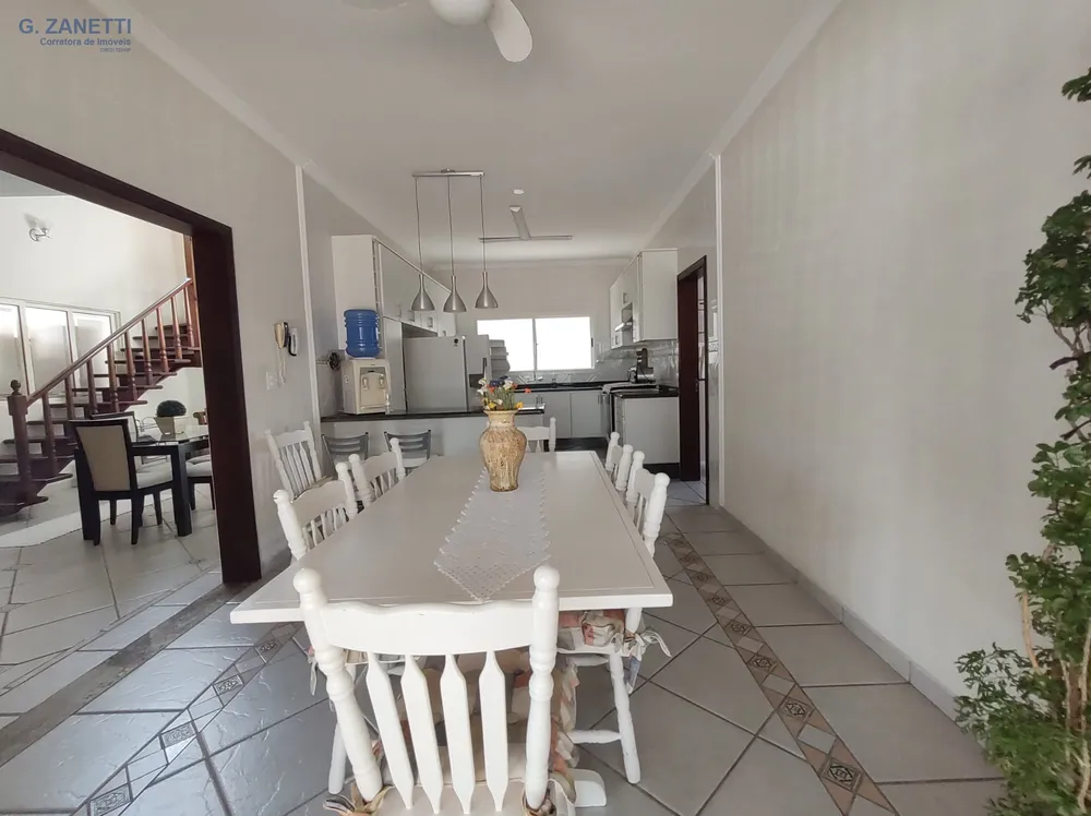 Casa, 5 quartos, 334 m² - Foto 3