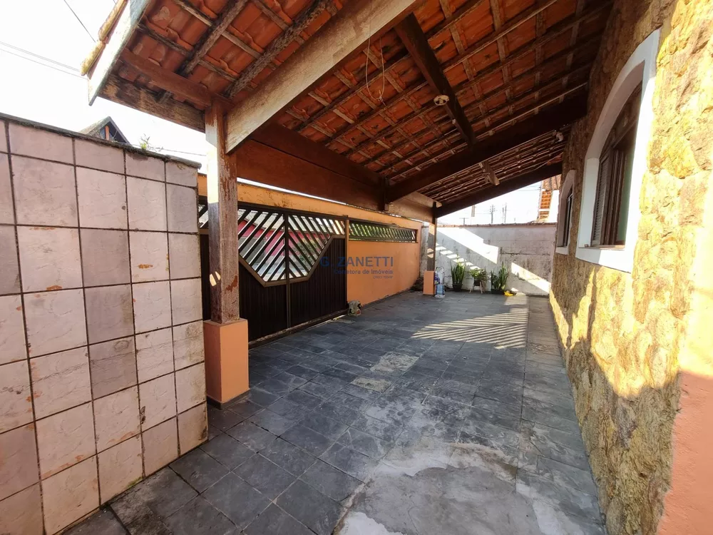 Casa para alugar com 2 quartos, 75m² - Foto 1