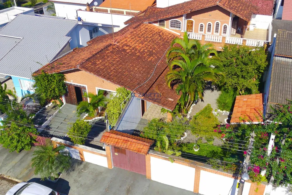 Casa, 7 quartos, 356 m² - Foto 2