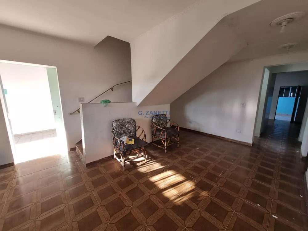 Casa à venda e aluguel com 5 quartos, 210m² - Foto 4